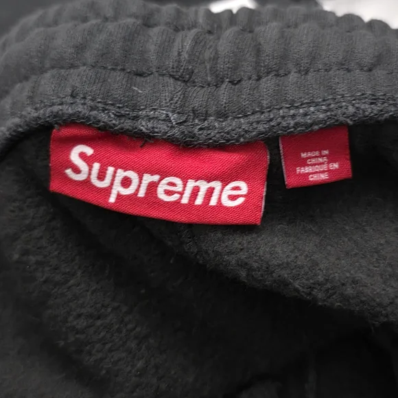 Supreme Black Sweatpants - Picture 4 of 7